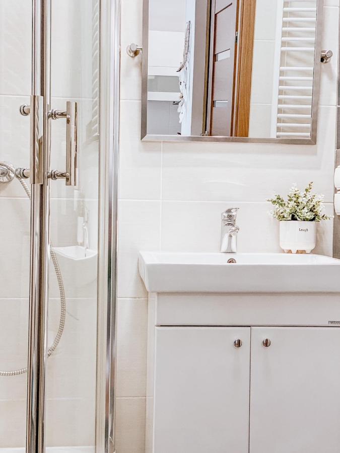 Apartamenty Flat White Ruczajowa เจโลนากูรา ภายนอก รูปภาพ