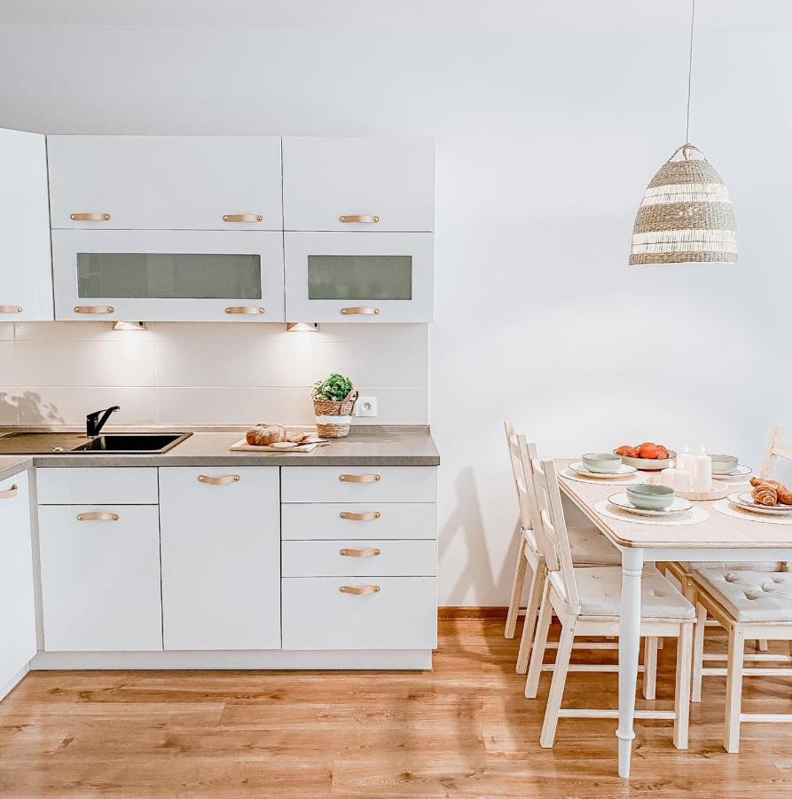 Apartamenty Flat White Ruczajowa เจโลนากูรา ภายนอก รูปภาพ